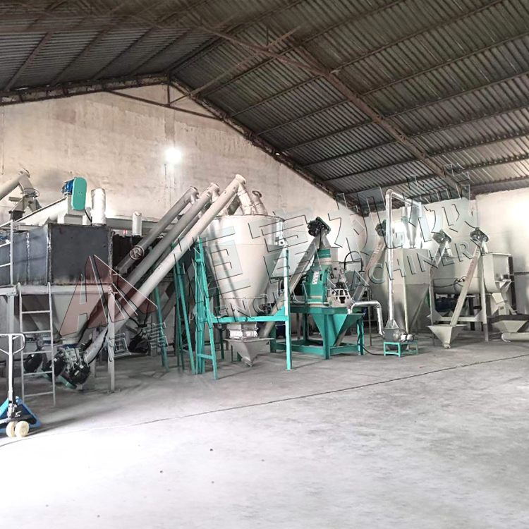 讚比亞顆粒飼（sì）料加工機組