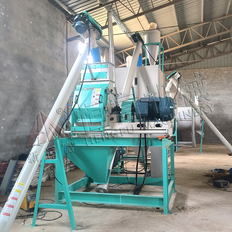 內蒙（méng）古杭錦旗（qí）水滴型臥式粉狀飼料機組