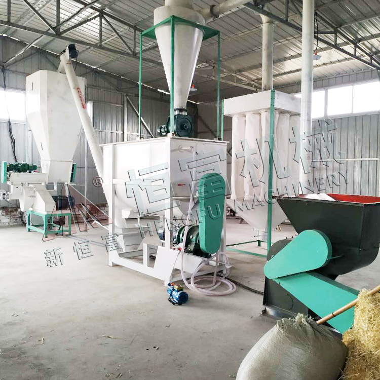 內蒙古包頭250草粉顆粒（lì）飼料（liào）機組