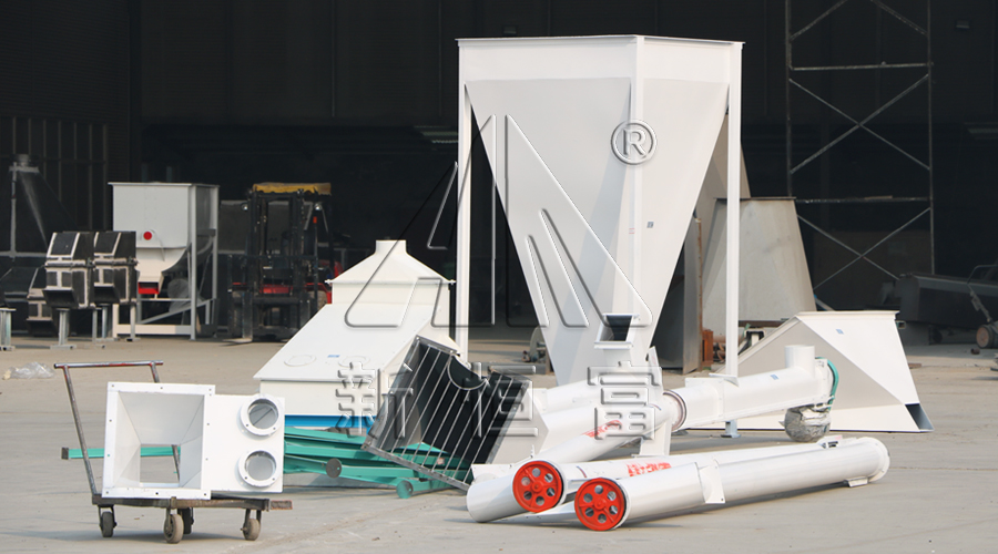 350顆粒飼料成套機組發貨現場 350顆粒飼料成(chéng)套機組發貨現場